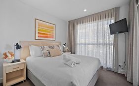 Belle Escapes - Beachside Apartment In Glenelg